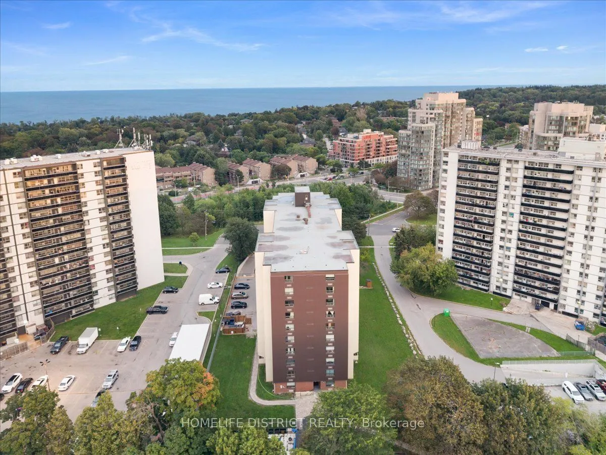 3420 Eglinton Avenue E — photo 34