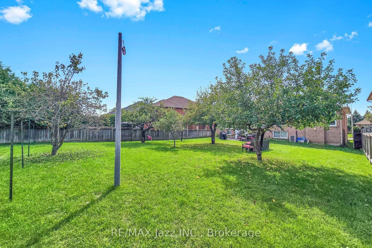 119 Elizabeth Street — photo 31