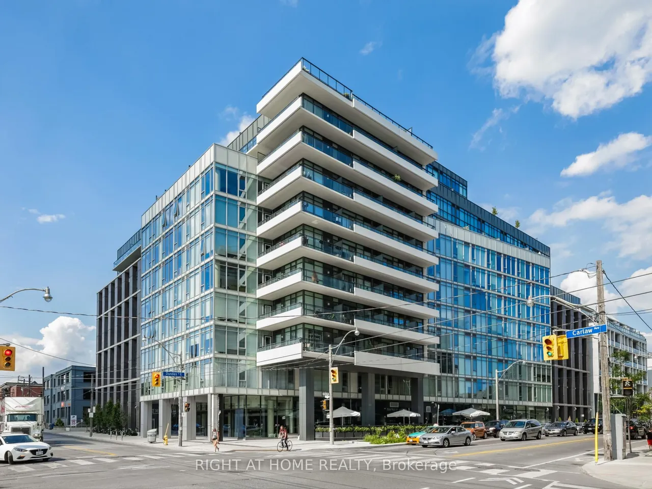 1190 Dundas Street E — photo 2