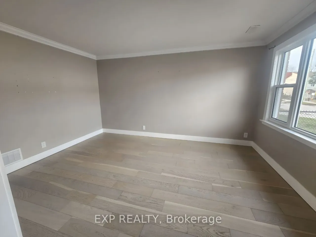 780 Oxford Street — photo 2