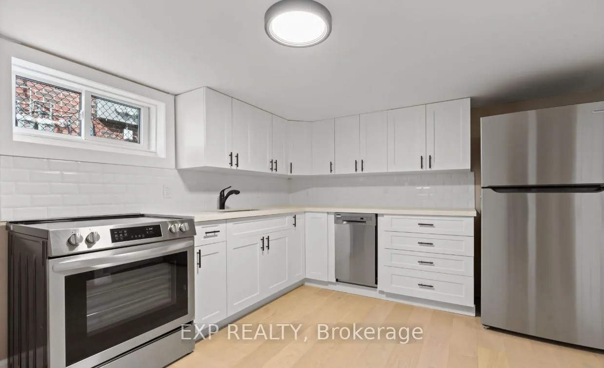 780 Oxford Street — photo 19