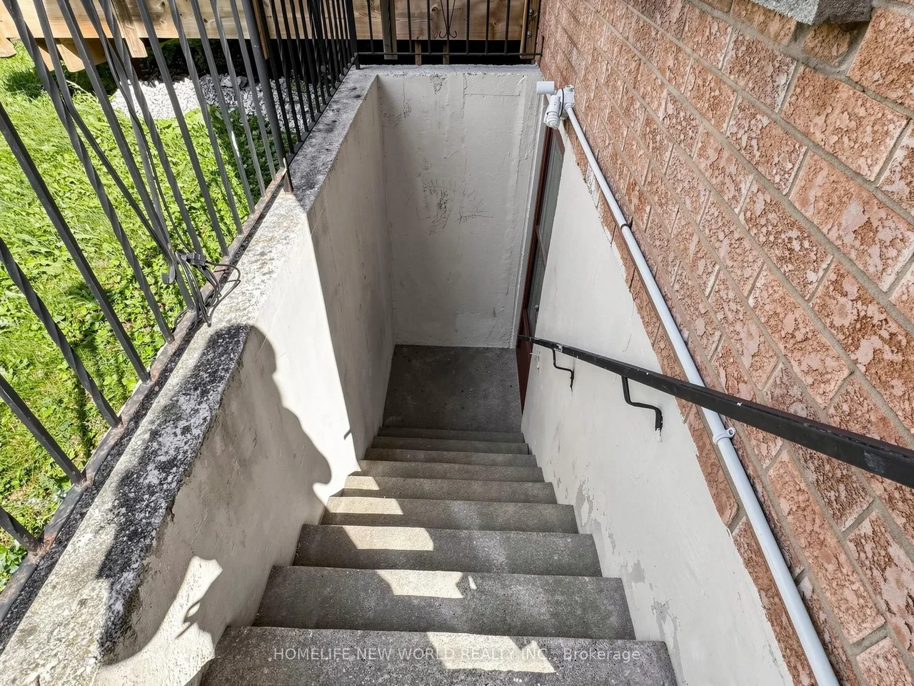 21 Lovekin Grove — photo 47