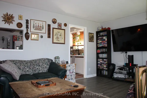 430 Harcourt Drive — photo 2