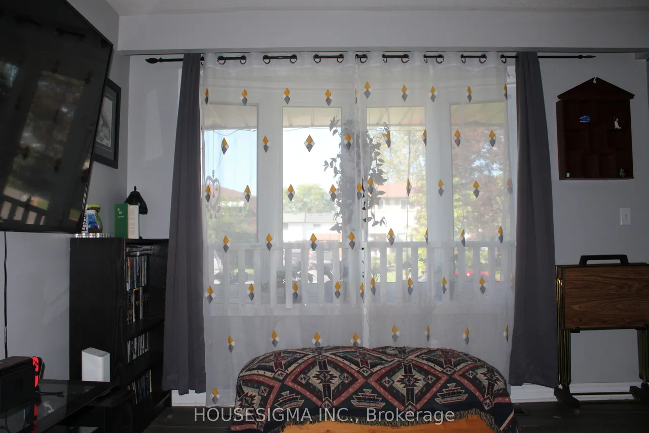 430 Harcourt Drive — photo 3