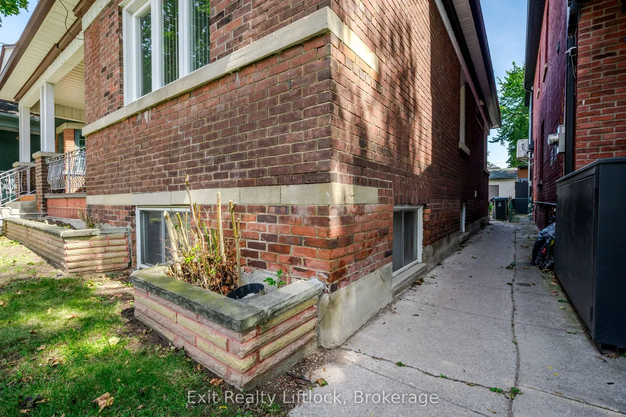 843 Logan Avenue — photo 49