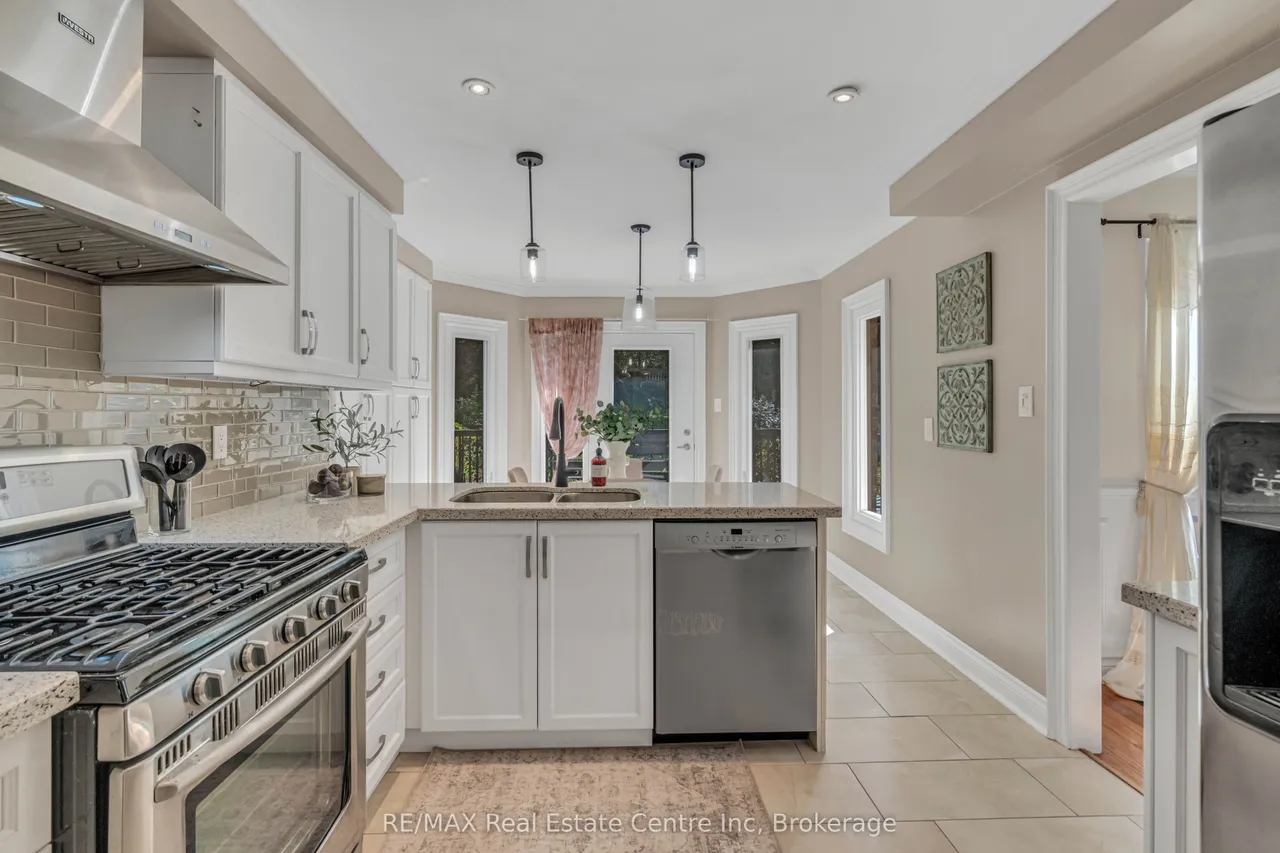 53 Meekings Drive — photo 3