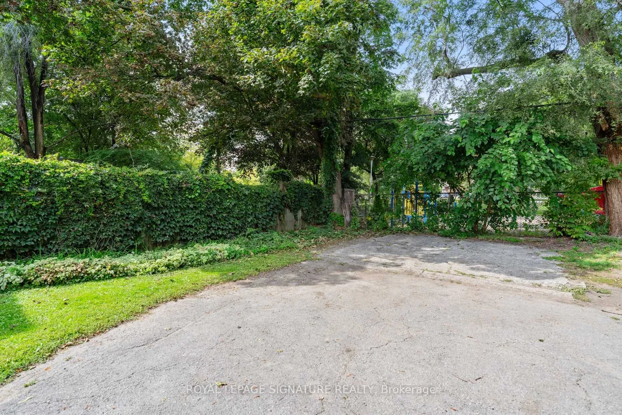 46 Orchard Park Boulevard — photo 34