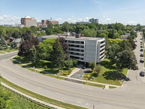 120 Elgin Street W