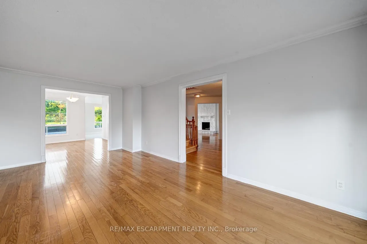 2081 Lynn Heights Drive — photo 3
