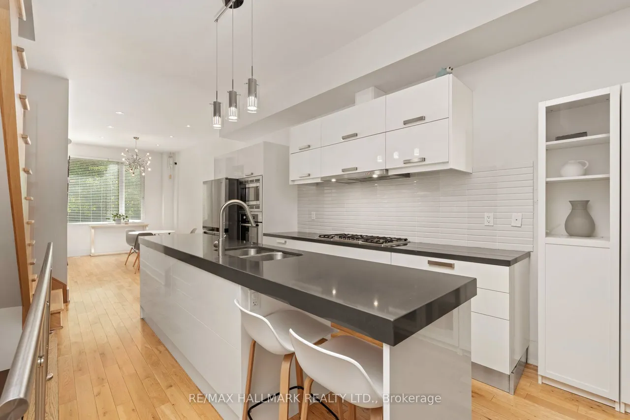68 Boulton Avenue — photo 3