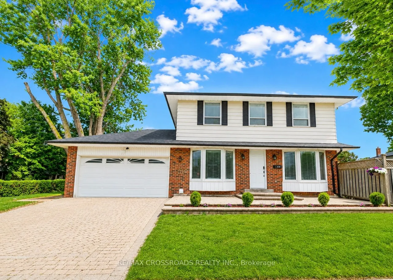 49 King Louis Crescent