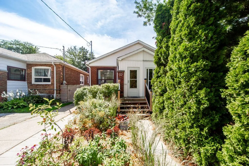 37 Gowan Avenue — photo 2