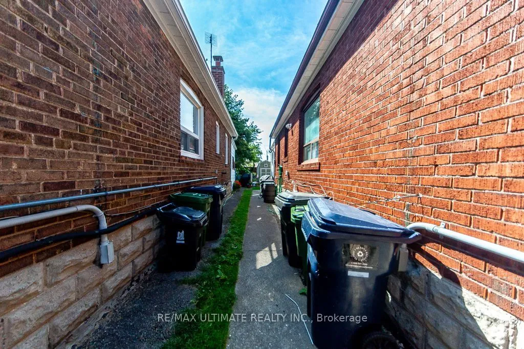 37 Gowan Avenue — photo 38