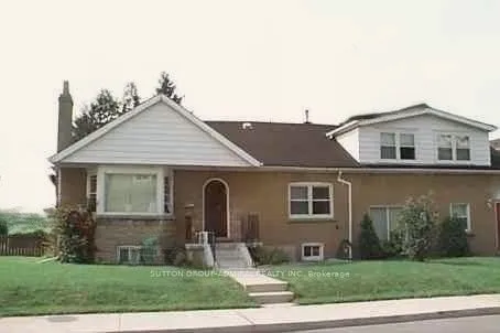 82 Meighen Avenue