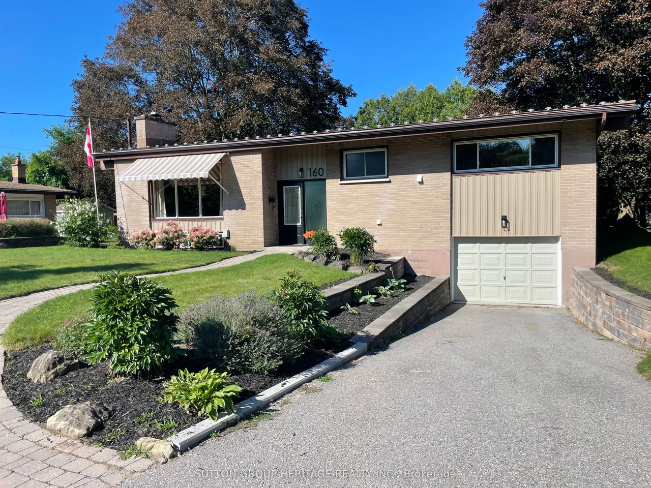 160 LAUREL Court — photo 2