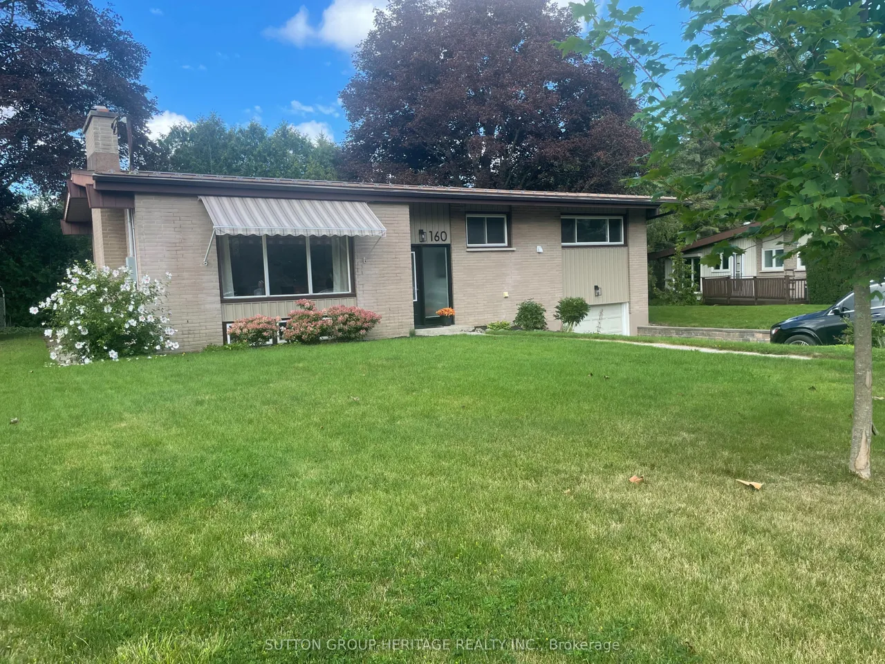 160 LAUREL Court