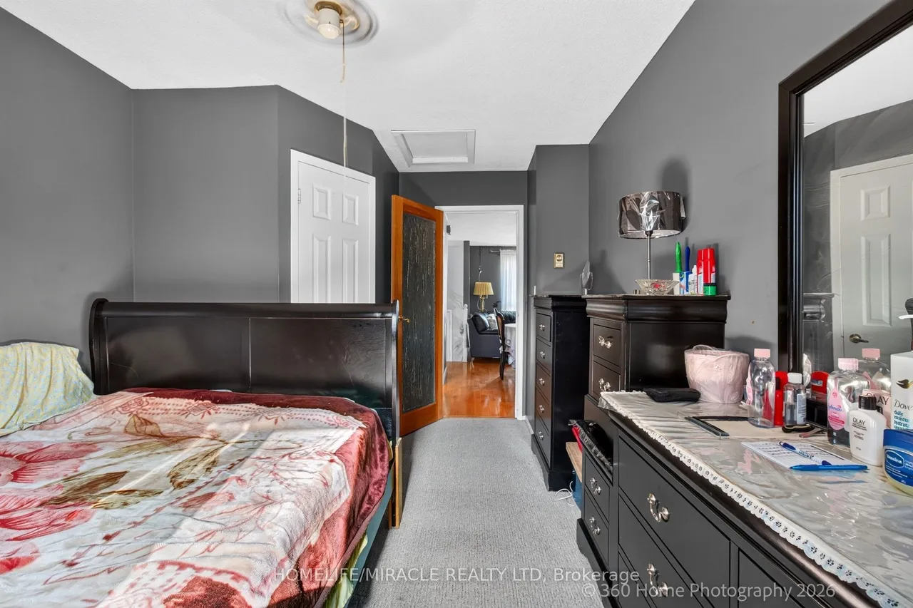 130 Londonderry Street — photo 2