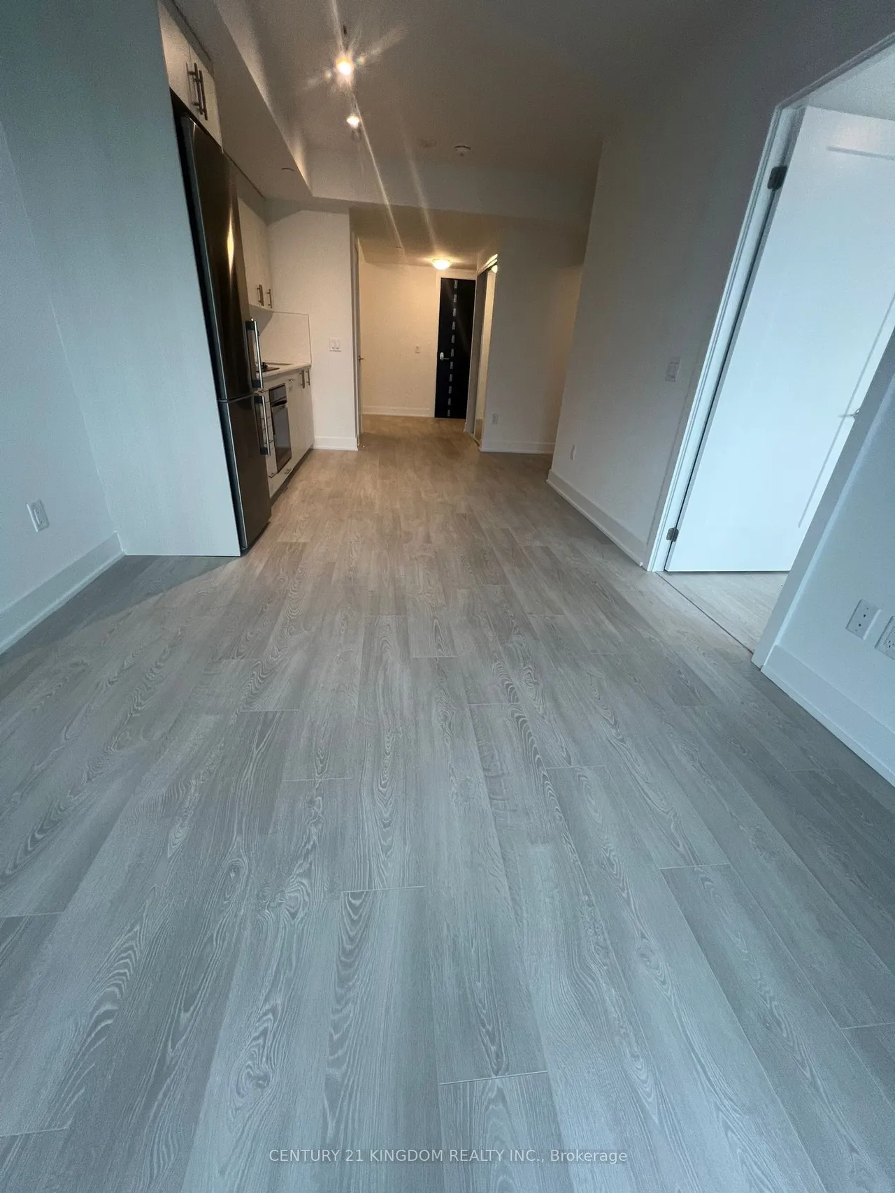 2545 Simcoe Street N — photo 3