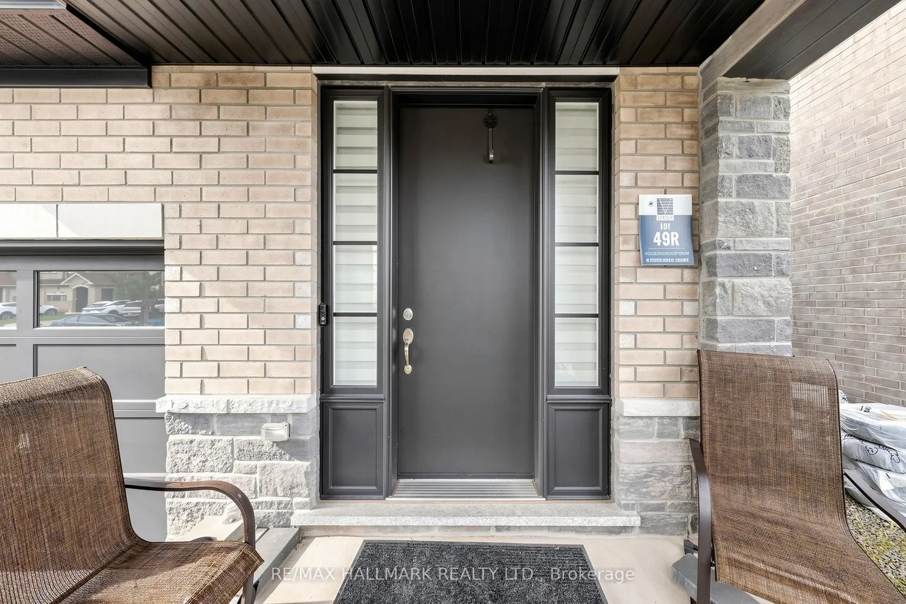 6 Peter Hogg Court — photo 2