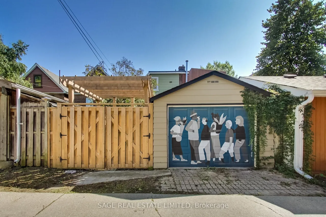 4 Dingwall Avenue — photo 46