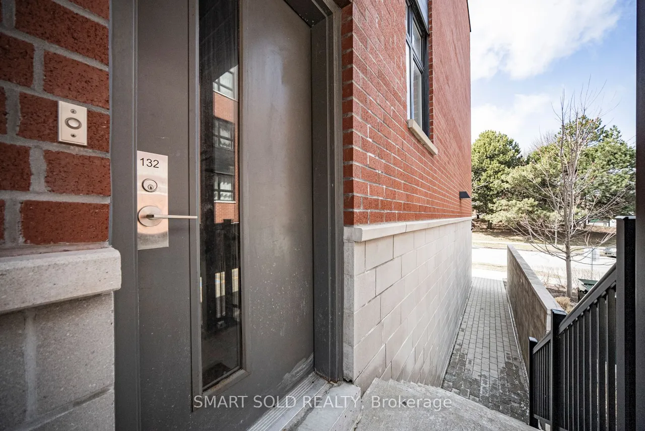 20 Echo Point — photo 49