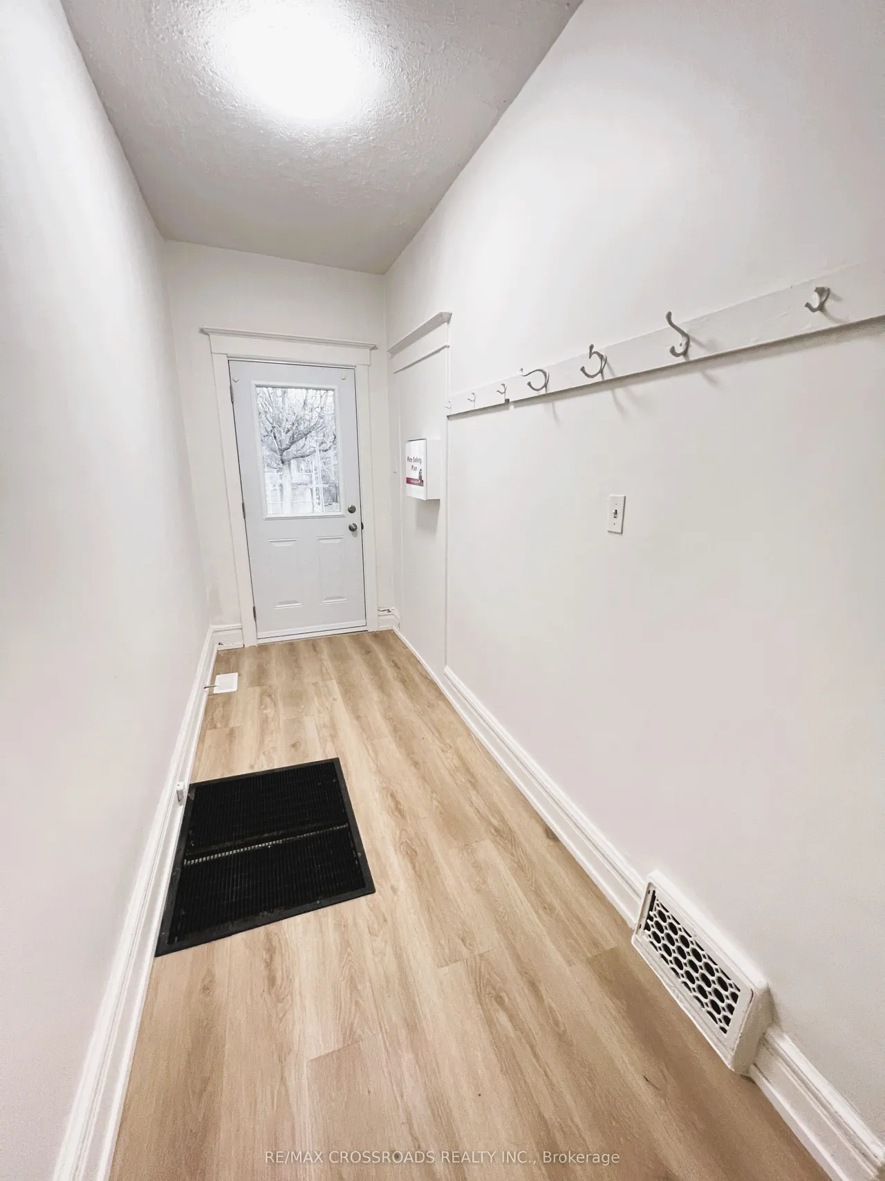 82 Curzon Street — photo 2