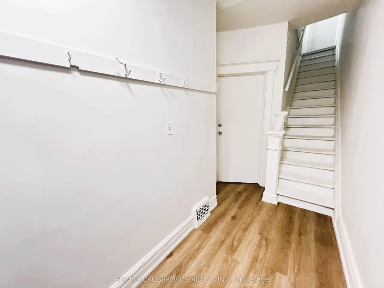 82 Curzon Street — photo 3