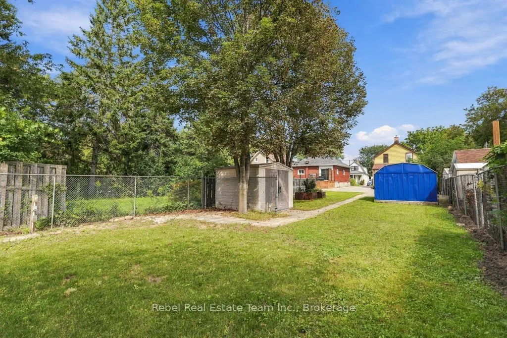 254 Burk Street — photo 37