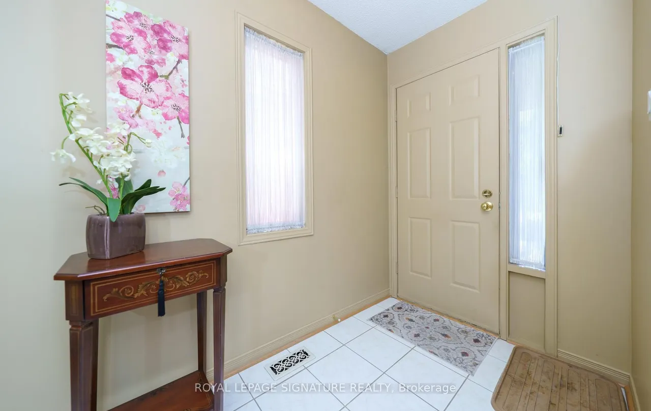 12 Manilow Street — photo 3