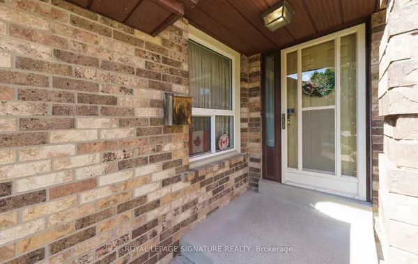 12 Manilow Street — photo 2