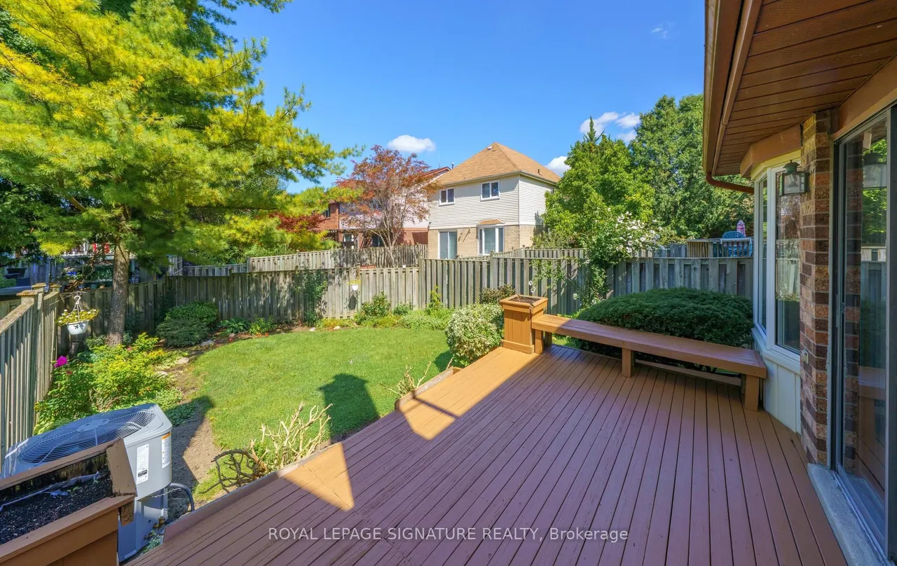 12 Manilow Street — photo 36