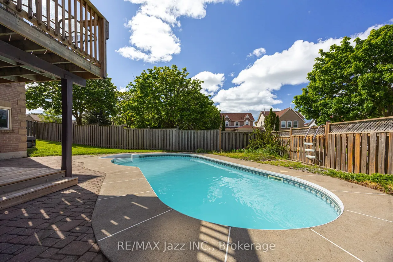 2 Coomer Crescent — photo 47