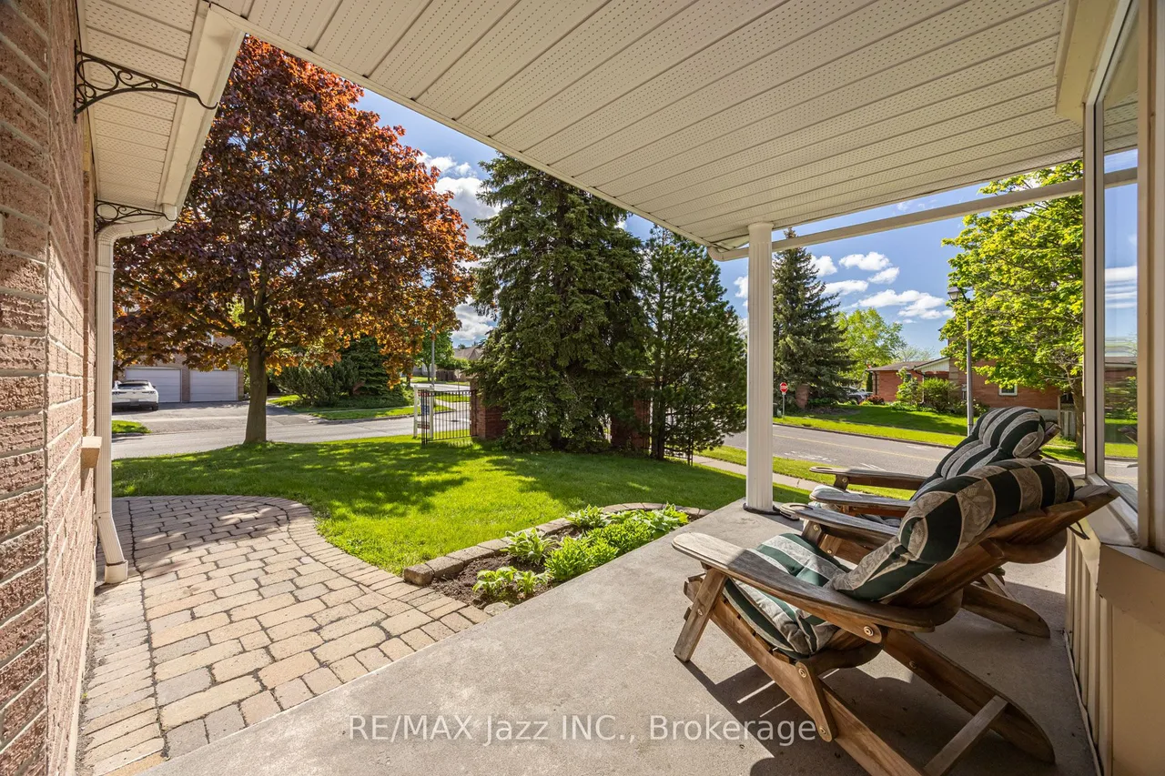 2 Coomer Crescent — photo 2