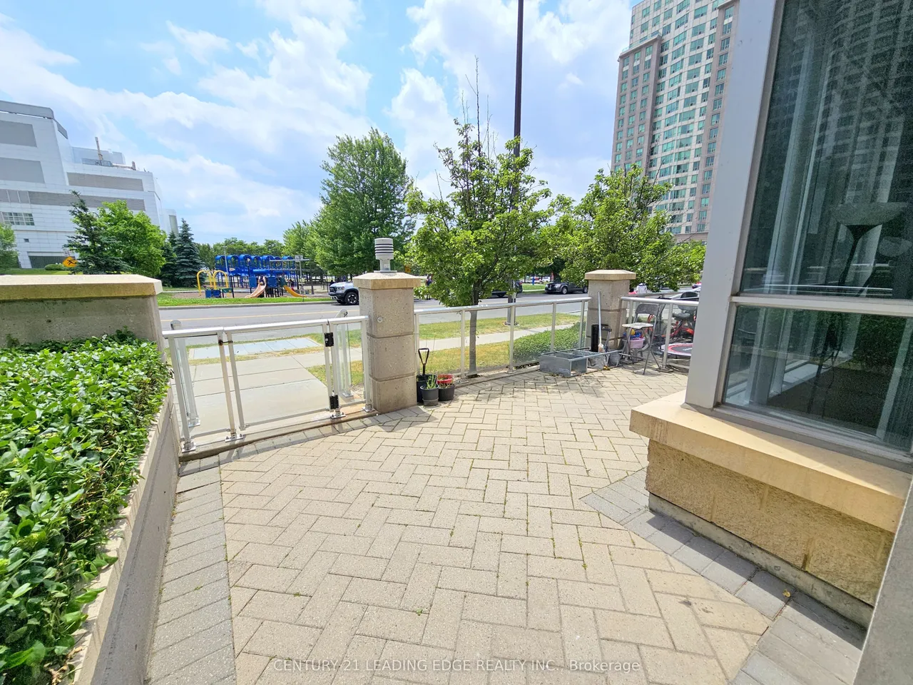 38 Lee Centre Drive, Unit TH120 — photo 3