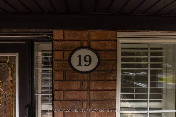 19 Tiller Street — photo 2