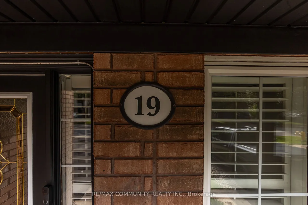 19 Tiller Street — photo 2