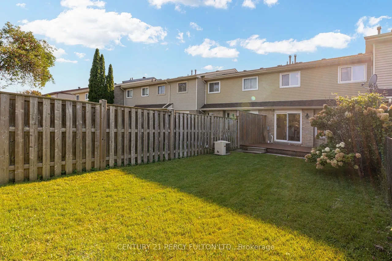 33 Lorna Rae Boulevard — photo 46