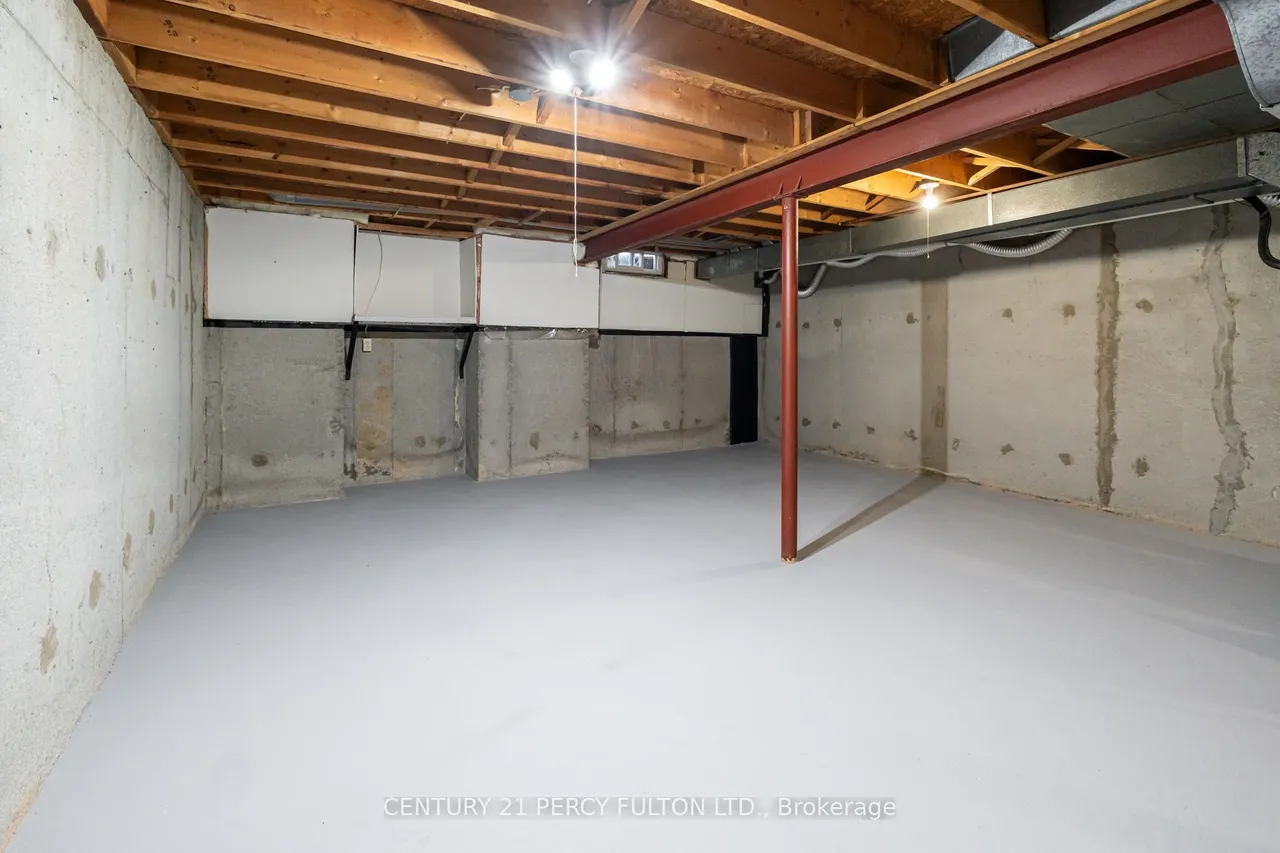 33 Lorna Rae Boulevard — photo 47