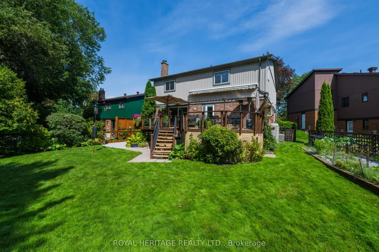 8 Chantrey Court — photo 49
