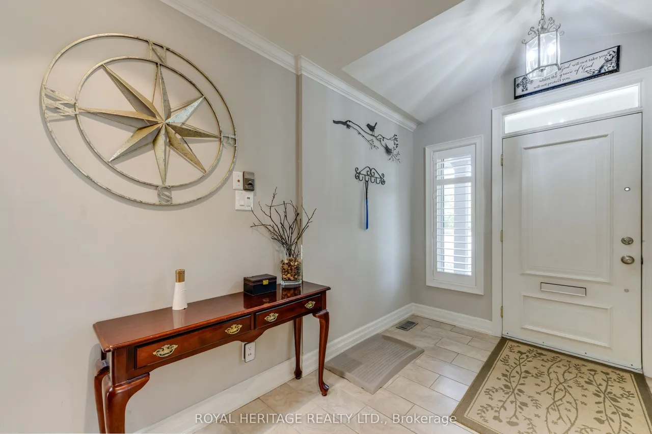 8 Chantrey Court — photo 3