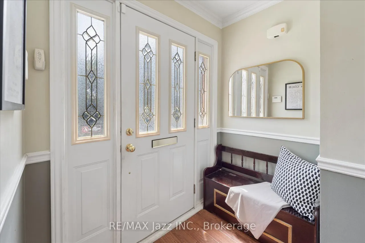 241 Viewmount Street — photo 3