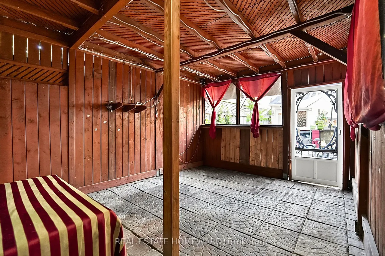 190 Rhodes Avenue — photo 36