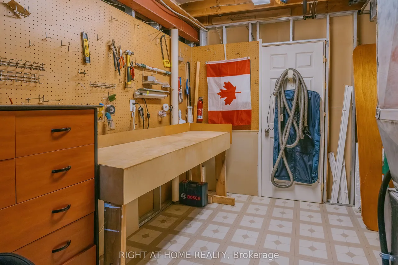 1014 Summitview Crescent — photo 36