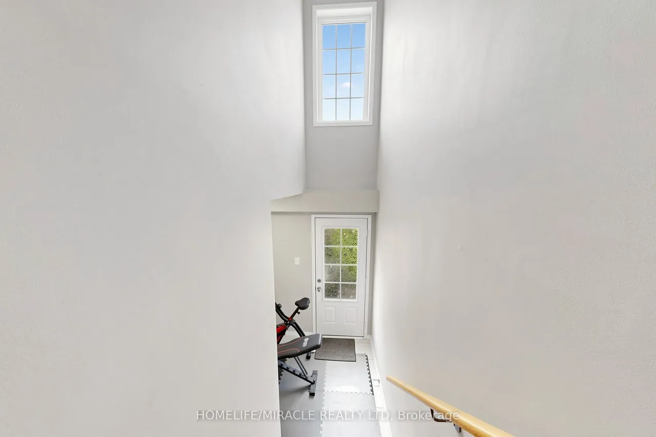 2725 Deputy Minister Path — photo 3
