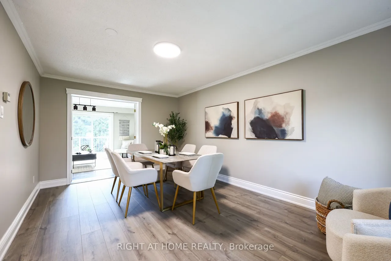 65 Anstead Crescent — photo 2