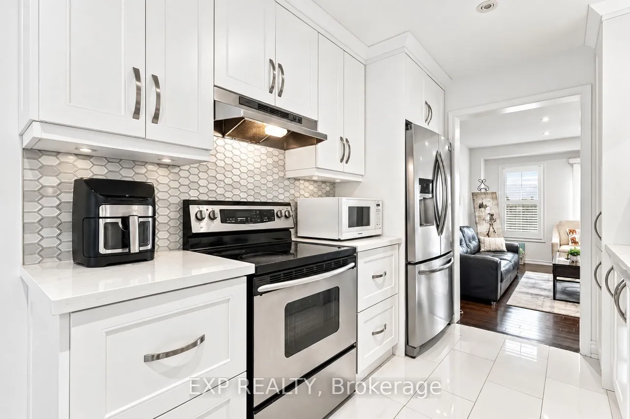 74 Elliottglen Drive — photo 2