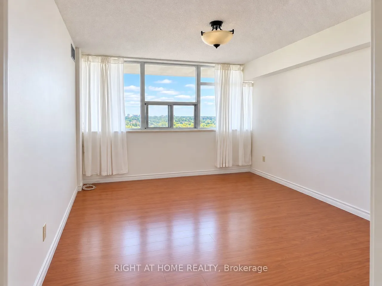 45 Silver Springs Boulevard — photo 17