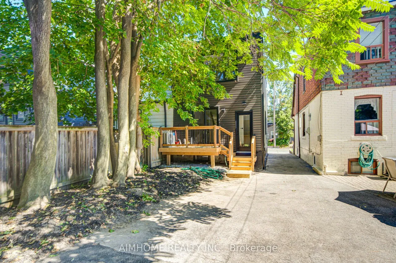 110 Bastedo Avenue — photo 35