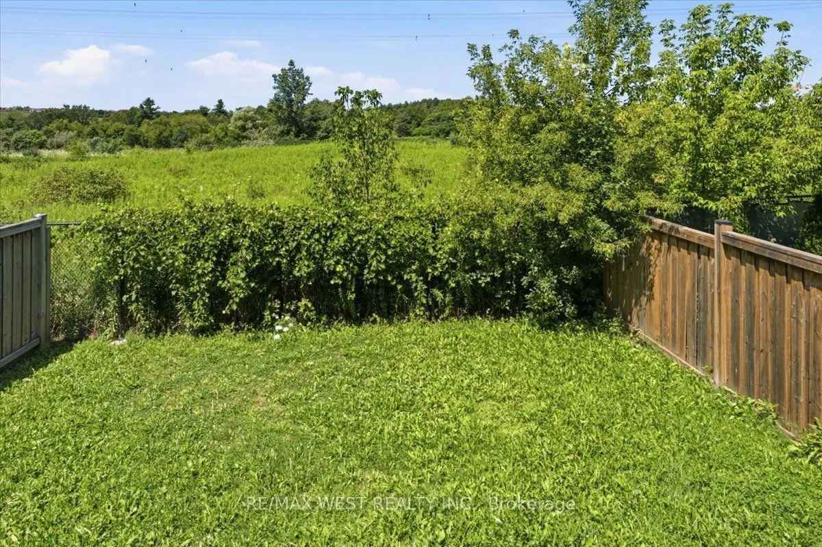 29 Stockell Crescent — photo 42