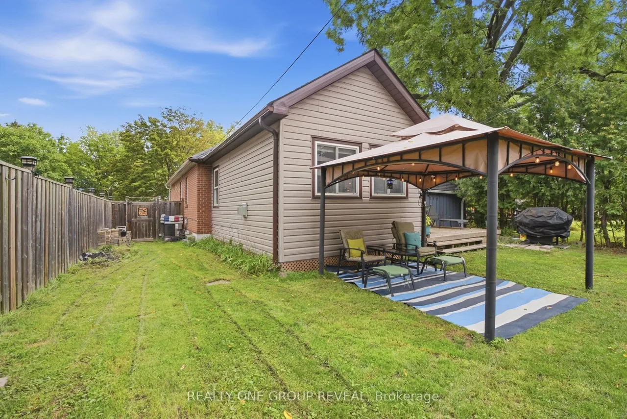 890 Grierson Street — photo 45